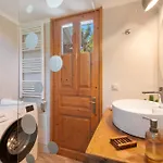 4-bdrms Bright Apartament