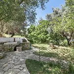 4-bdrms Bright Apartament Katouna