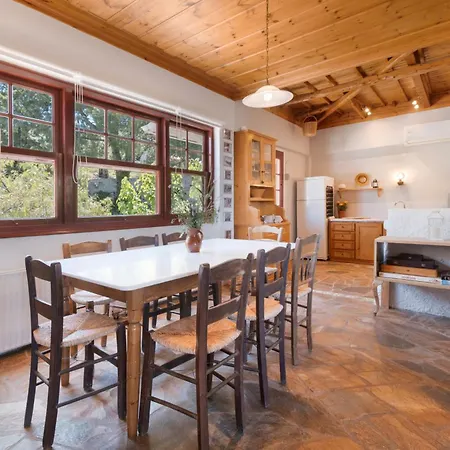 4-bdrms Bright * Katouna