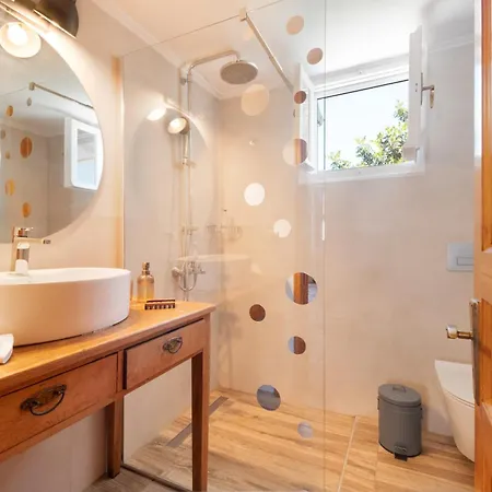 4-bdrms Bright Apartament *