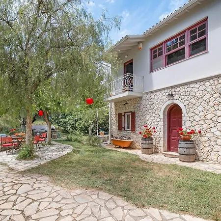 4-bdrms Bright Διαμέρισμα Κατούνα