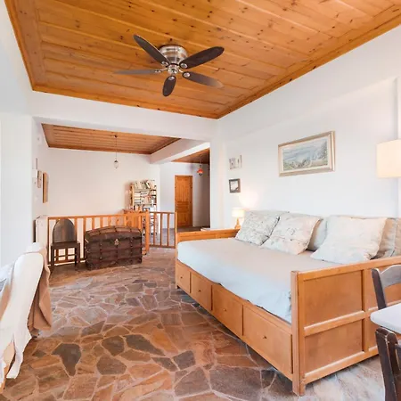 アパート 4-bdrms Bright Katouna