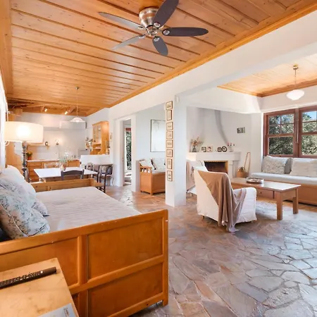 Διαμέρισμα 4-bdrms Bright *