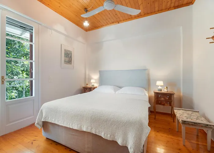 4-bdrms Bright Κατούνα