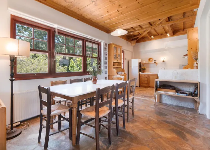 4-bdrms Bright * Κατούνα