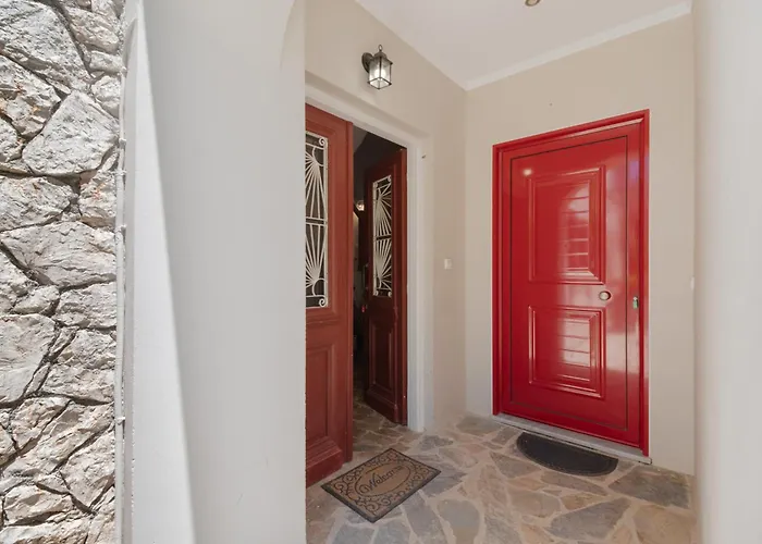 4-bdrms Bright Κατούνα