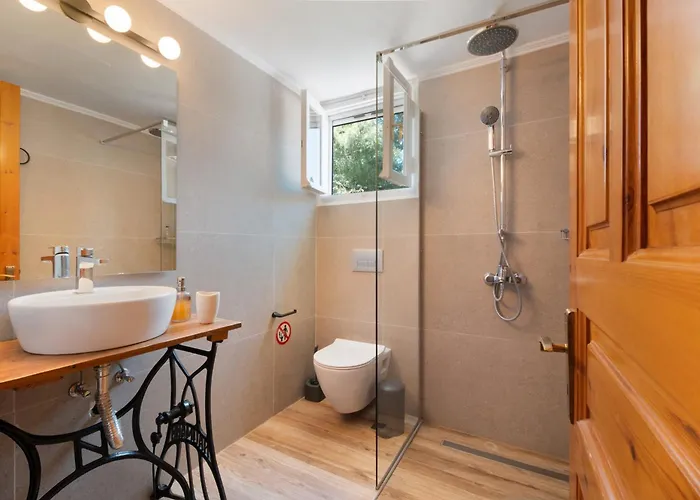 Διαμέρισμα 4-bdrms Bright