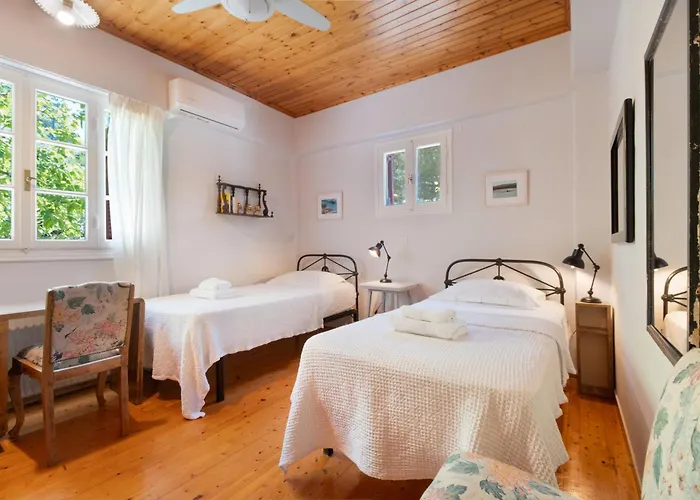 Διαμέρισμα 4-bdrms Bright